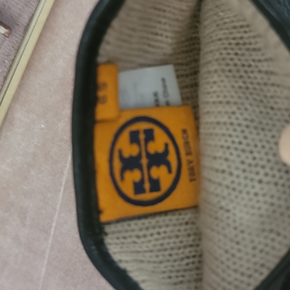 💯% Authentic Tory burch womans gloves P.C 🥳 🎉 🪅 🎊 - Picture 4 of 6